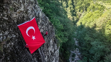 JAK timleri zorlu tatbikatlarla göreve her an hazır