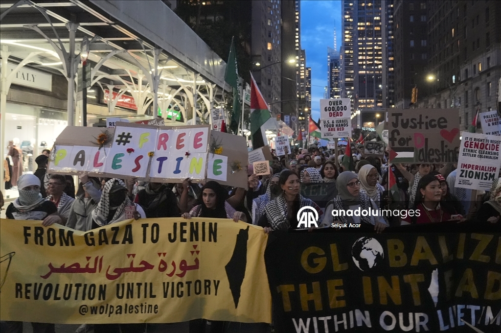 New York'ta Filistin'e destek yürüyüşü
