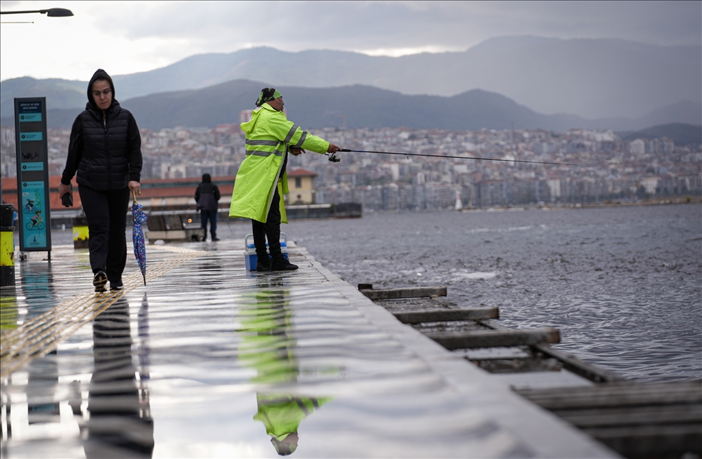 İzmir'de yağmur