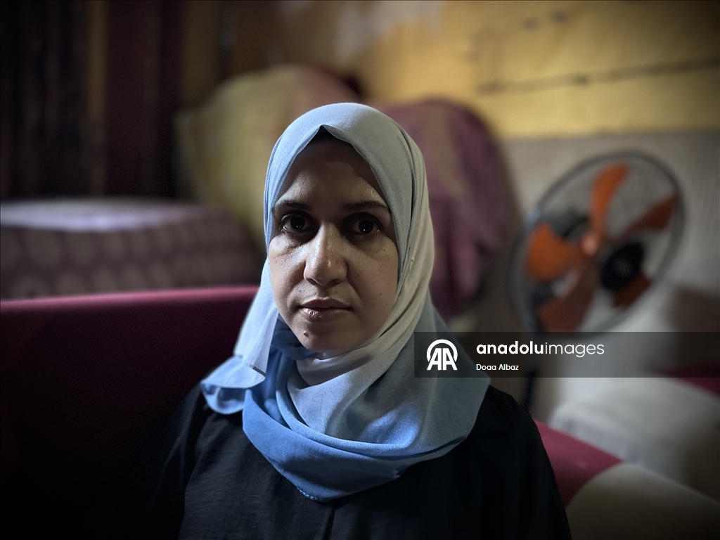 İsrail saldırısında 4 kızını ve bacağını kaybeden Gazzeli anne, çocuklarının mezarını ziyaret edebilmek istiyor