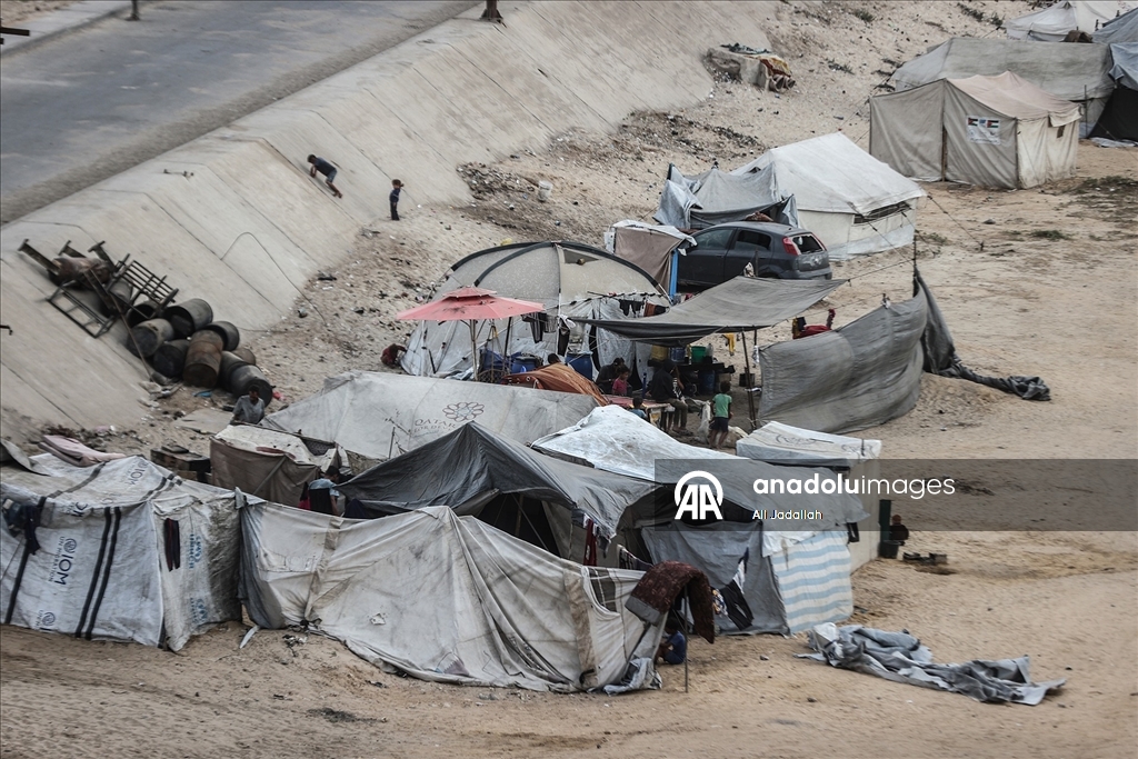 Gazze’de Filistinliler, sağlanan ateşkesin yürürlüğe girmesini bekliyor