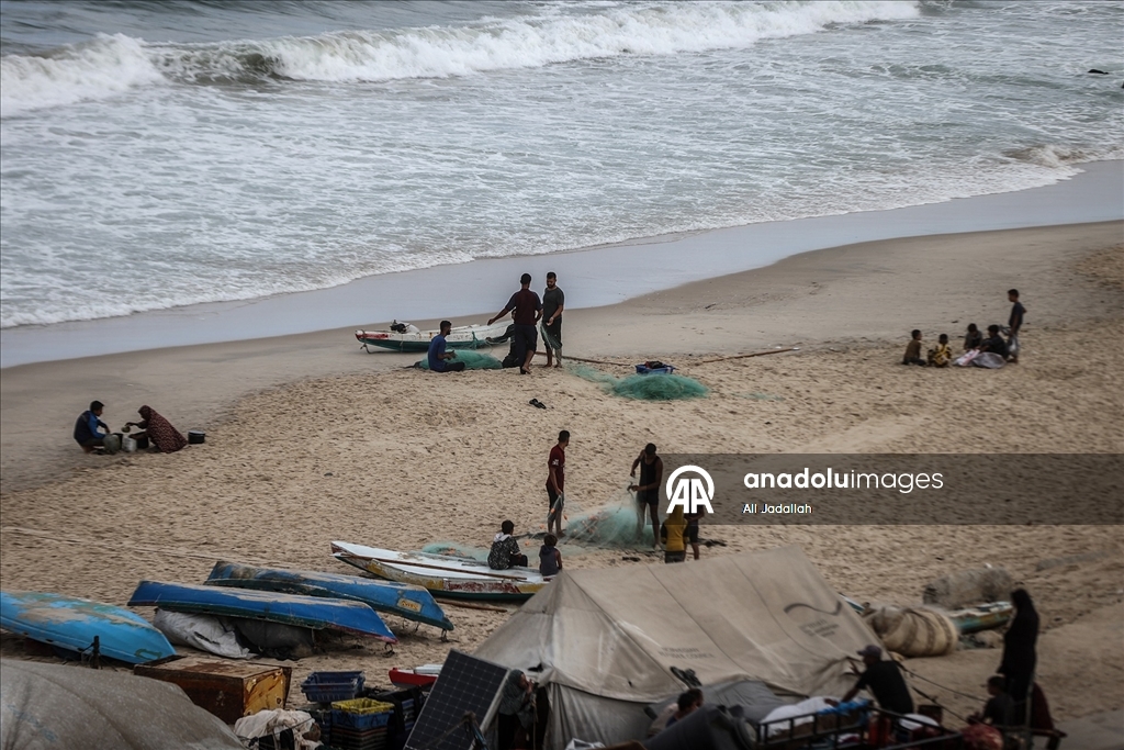 Gazze’de Filistinliler, sağlanan ateşkesin yürürlüğe girmesini bekliyor