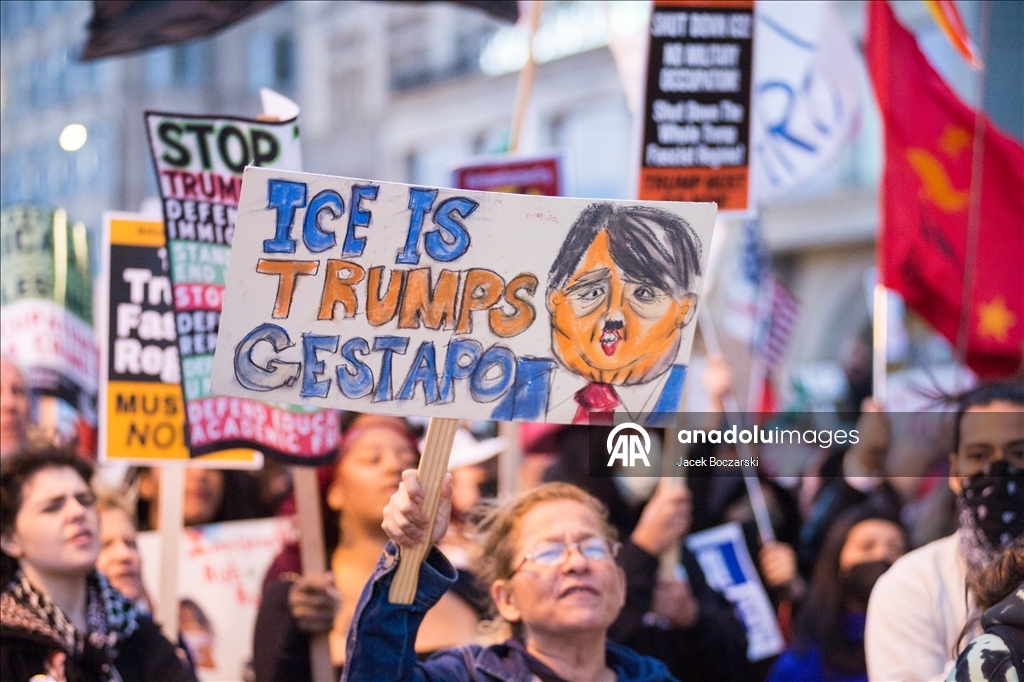 Протест в Чикаго против ICE и военных