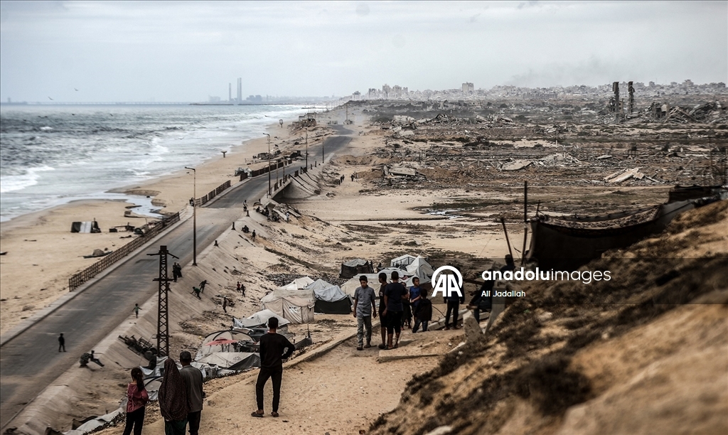 Gazze’de Filistinliler, sağlanan ateşkesin yürürlüğe girmesini bekliyor