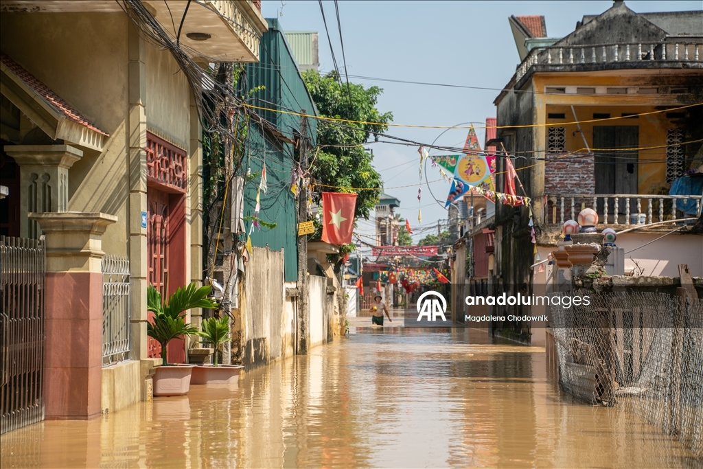 Matmo tayfunu Vietnam’ın kuzeyinde büyük yıkıma yol açtı