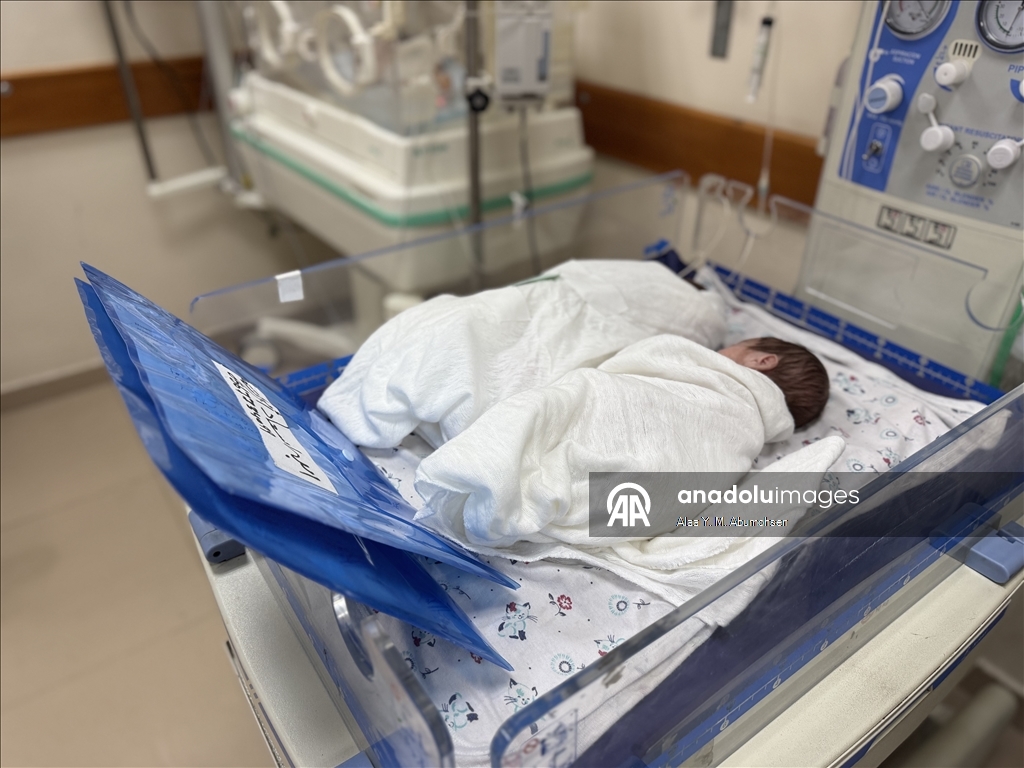 Gazze’de prematüre bebekler Aksa Şehitleri Hastanesi’ne nakledildi