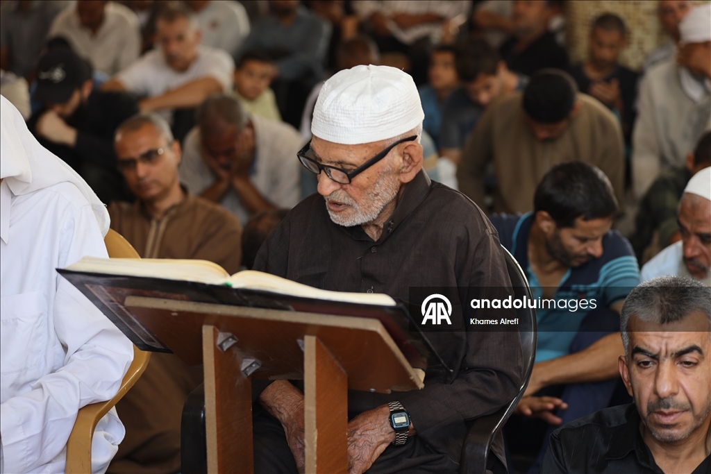 Gazze'de ateşkesin yürürlüğe girmesinin ardından ilk cuma namazı kılındı