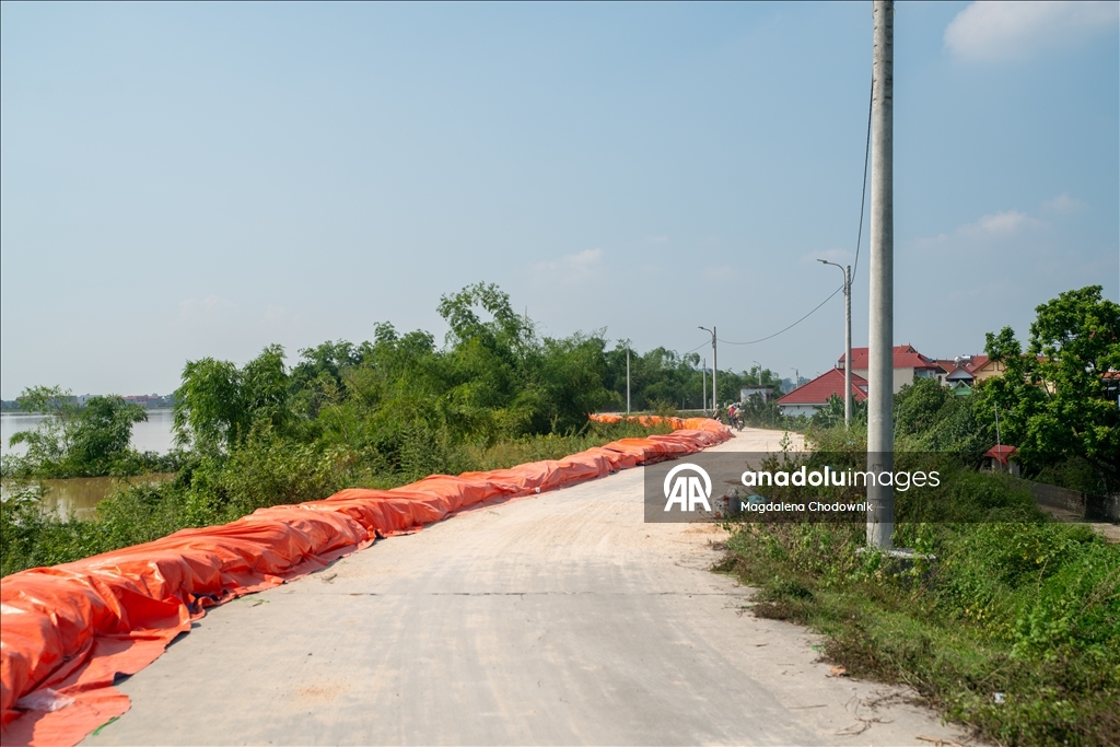 Matmo tayfunu Vietnam’ın kuzeyinde büyük yıkıma yol açtı
