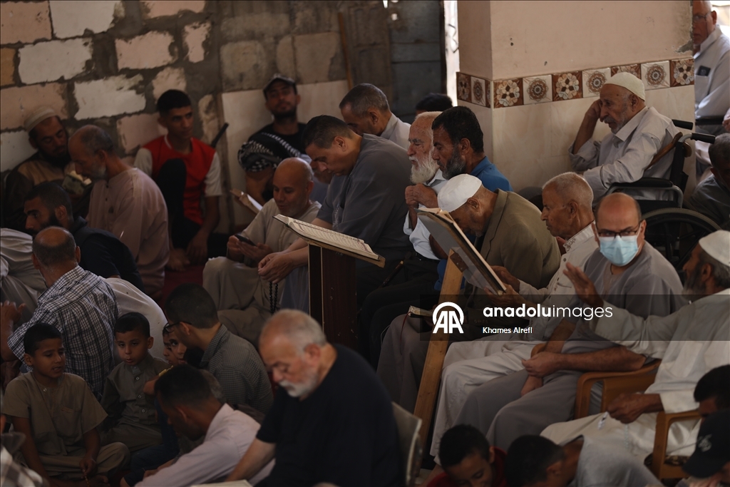 Gazze'de ateşkesin yürürlüğe girmesinin ardından ilk cuma namazı kılındı