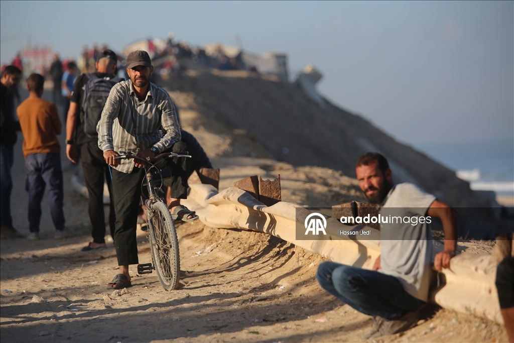 Palestinci se vraćaju svojim domovima nakon sporazuma o prekidu vatre u Pojasu Gaze