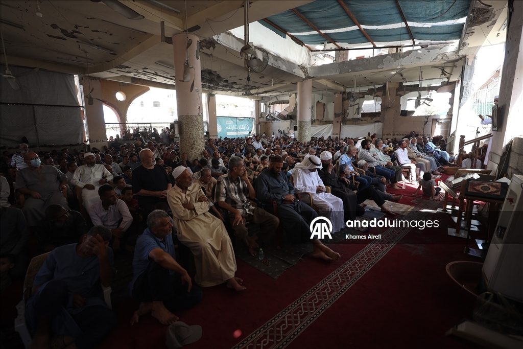 Gazze'de ateşkesin yürürlüğe girmesinin ardından ilk cuma namazı kılındı