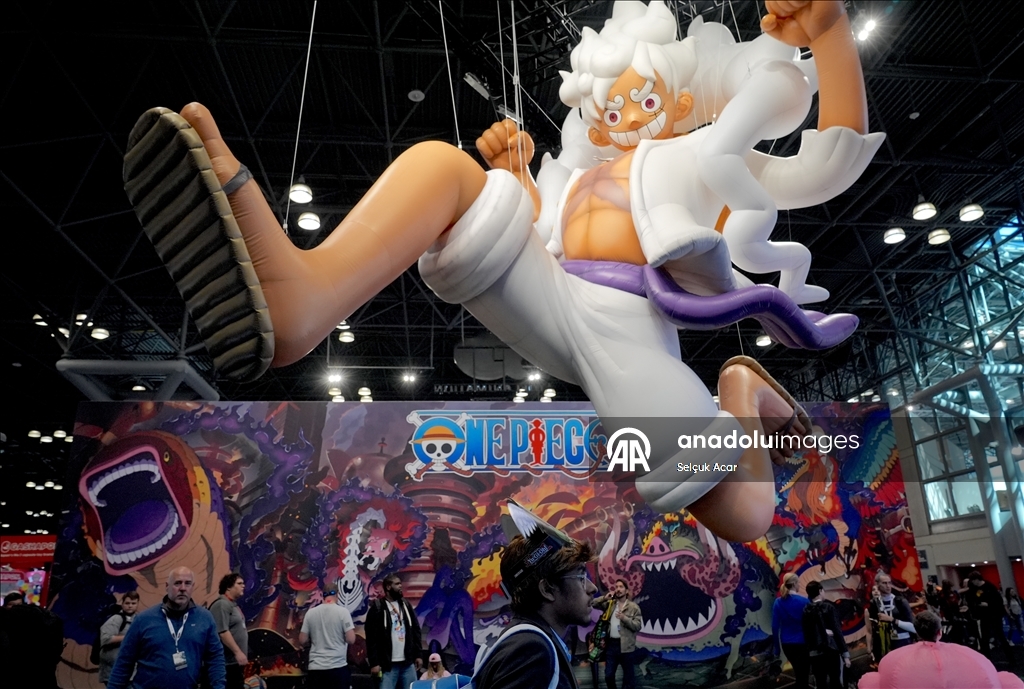 New York Comic Con 2025 kicks off with crowds of fans and cosplayers