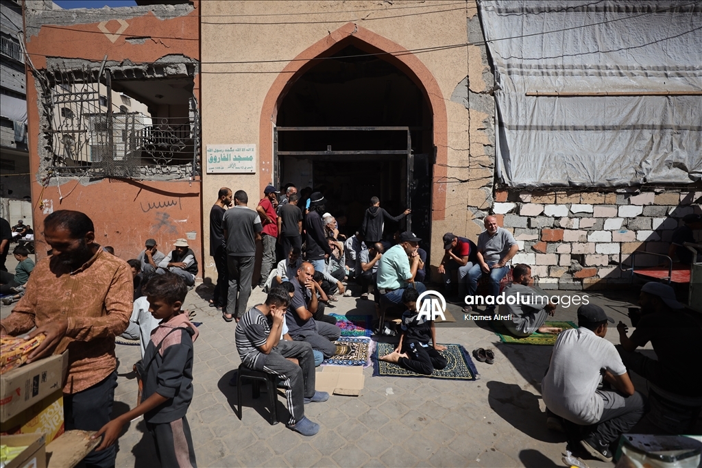 Gazze'de ateşkesin yürürlüğe girmesinin ardından ilk cuma namazı kılındı
