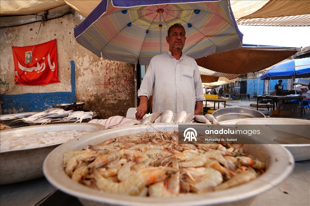 Basra'da balık pazarı