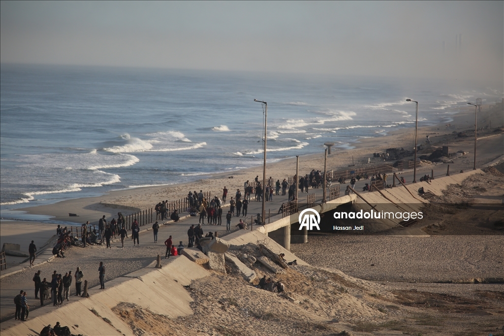 Palestinci se vraćaju svojim domovima nakon sporazuma o prekidu vatre u Pojasu Gaze