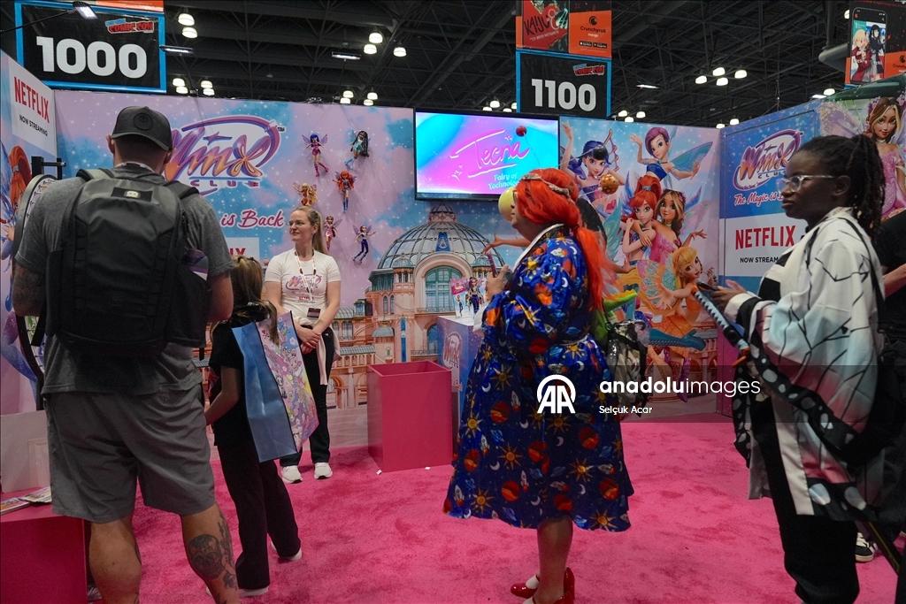 New York Comic Con 2025 kicks off with crowds of fans and cosplayers