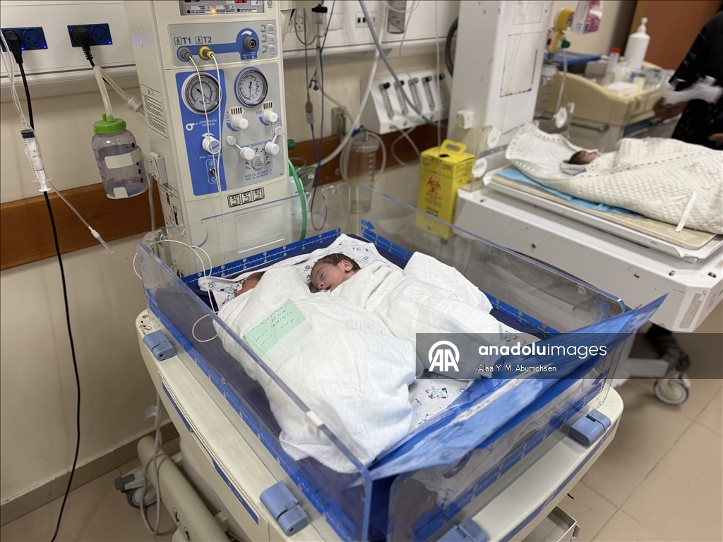 Gazze’de prematüre bebekler Aksa Şehitleri Hastanesi’ne nakledildi