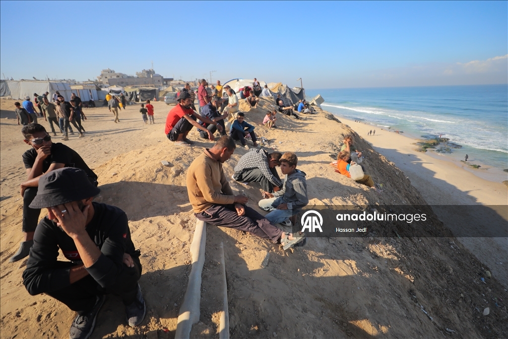 Palestinci se vraćaju svojim domovima nakon sporazuma o prekidu vatre u Pojasu Gaze