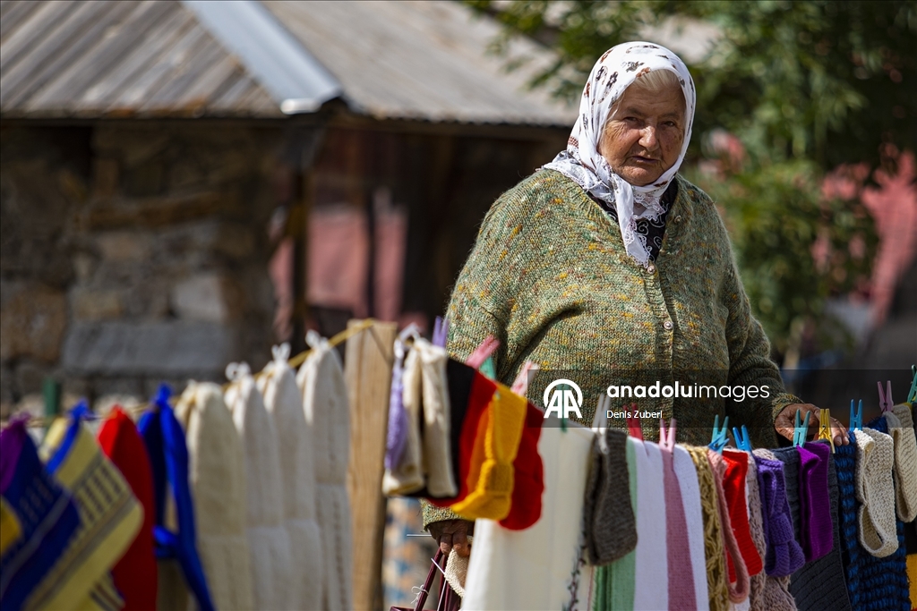 Bosna Hersek'te teknolojiden uzak, doğasıyla öne çıkan dağ köyü: Lukomir