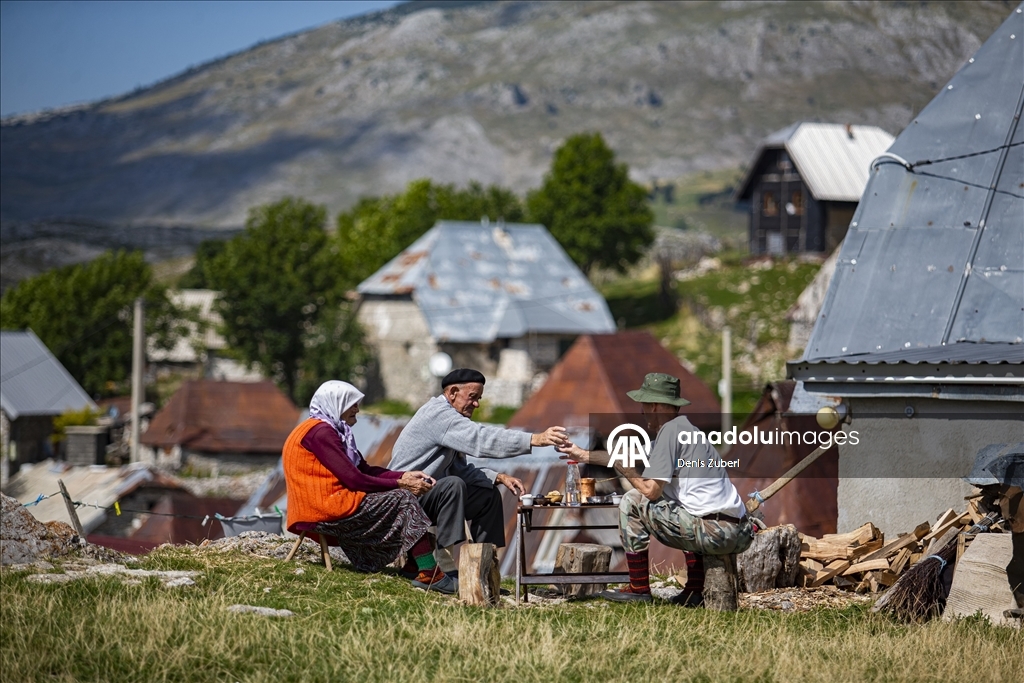 Bosna Hersek'te teknolojiden uzak, doğasıyla öne çıkan dağ köyü: Lukomir