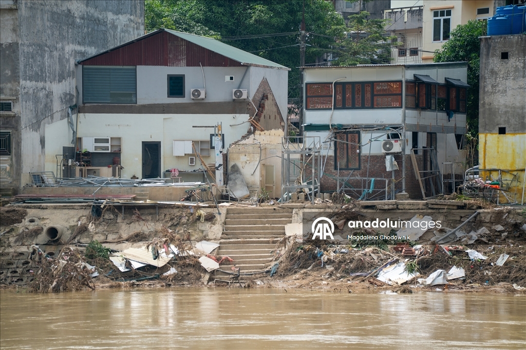 Tayfun Matmo Vietnam’ın kuzeyinde sel felaketine yol açtı