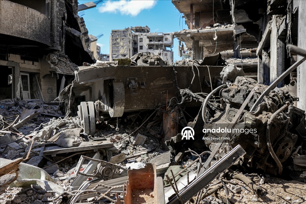 Gazze kentinden çekilen İsrail güçleri, hasar görmüş bazı askeri araçları bölgede bıraktı