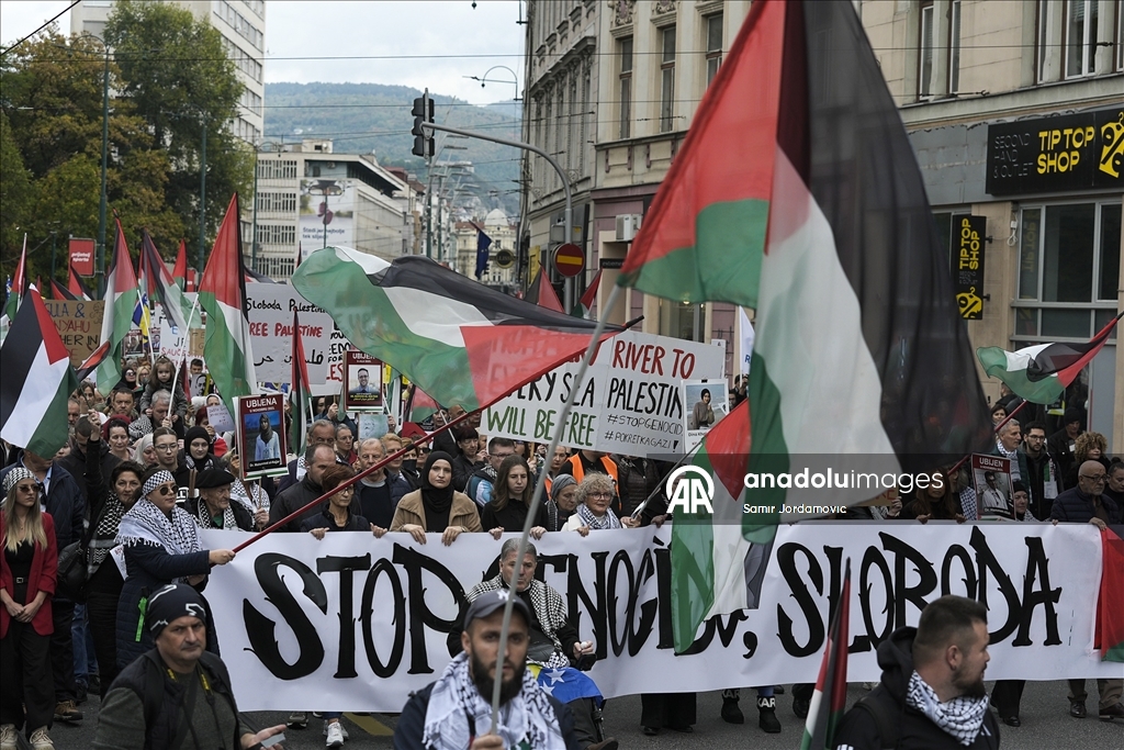 Bosna Hersek'te İsrail'in Gazze'de yaptığı soykırım protesto edildi