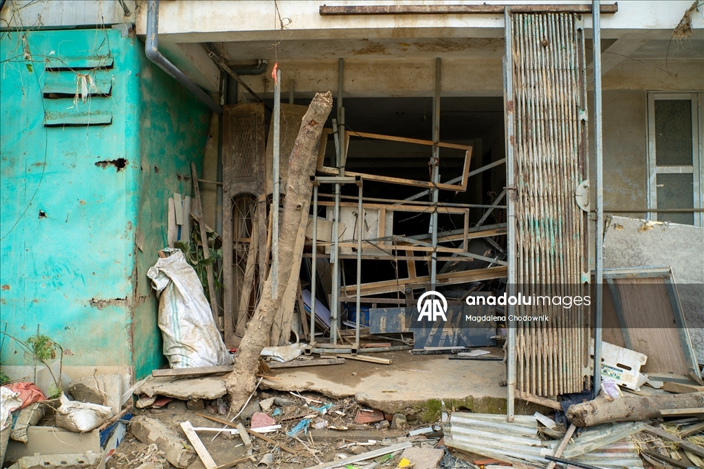 Tayfun Matmo Vietnam’ın kuzeyinde sel felaketine yol açtı