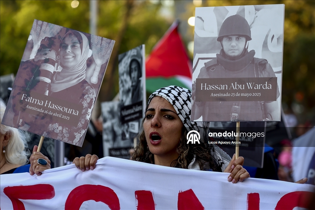 Gazze'de ateşkesin ardından Santiago'da Filistin'e destek gösterisi düzenlendi 3