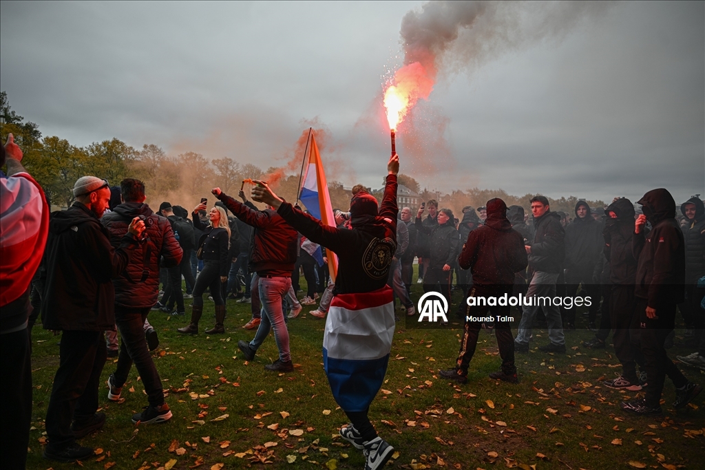 Amsterdam'da göçmen karşıtları gösteri düzenledi