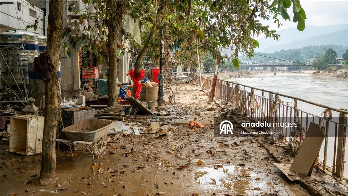Tayfun Matmo Vietnam’ın kuzeyinde sel felaketine yol açtı