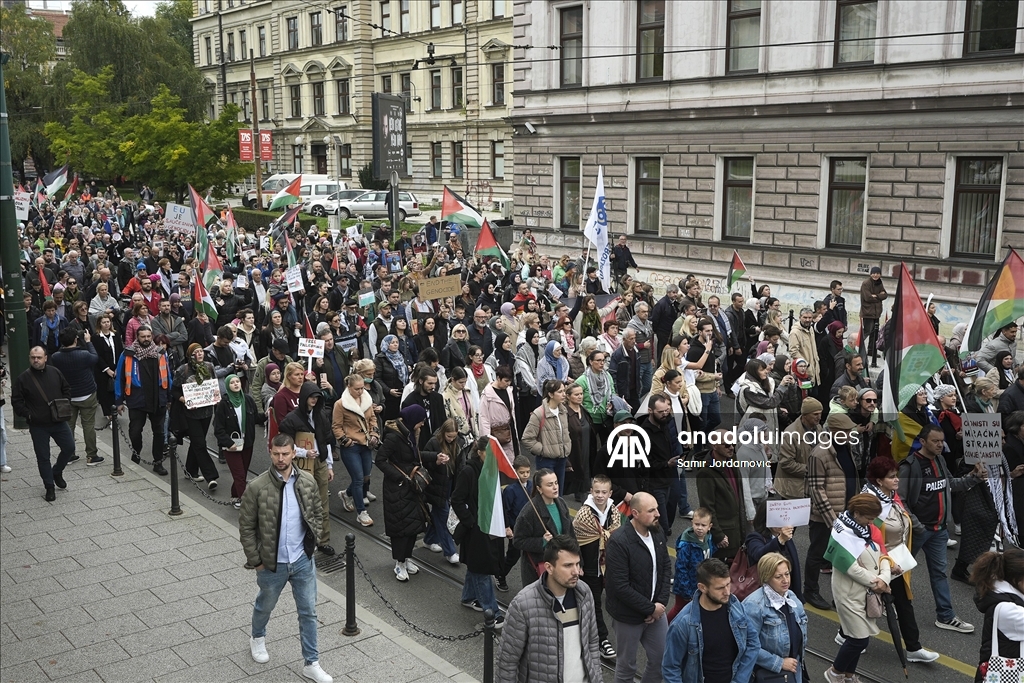 Bosna Hersek'te İsrail'in Gazze'de yaptığı soykırım protesto edildi
