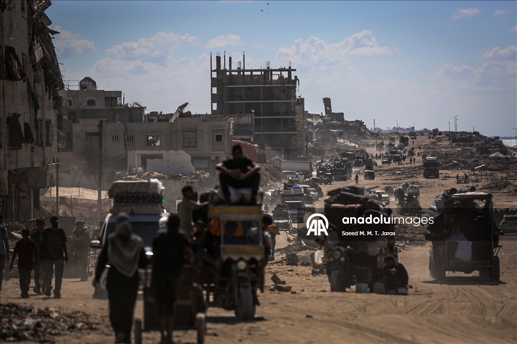 Gazze’de ateşkesin üçüncü gününde Filistinlilerin dönüşü sürüyor