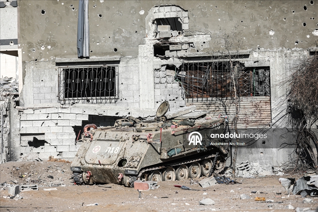 İsrail'in Gazze'den çekilmesiyle bıraktığı askeri araç ve mühimmatlar gün yüzüne çıktı