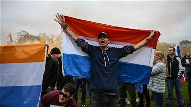 Amsterdam'da göçmen karşıtları gösteri düzenledi