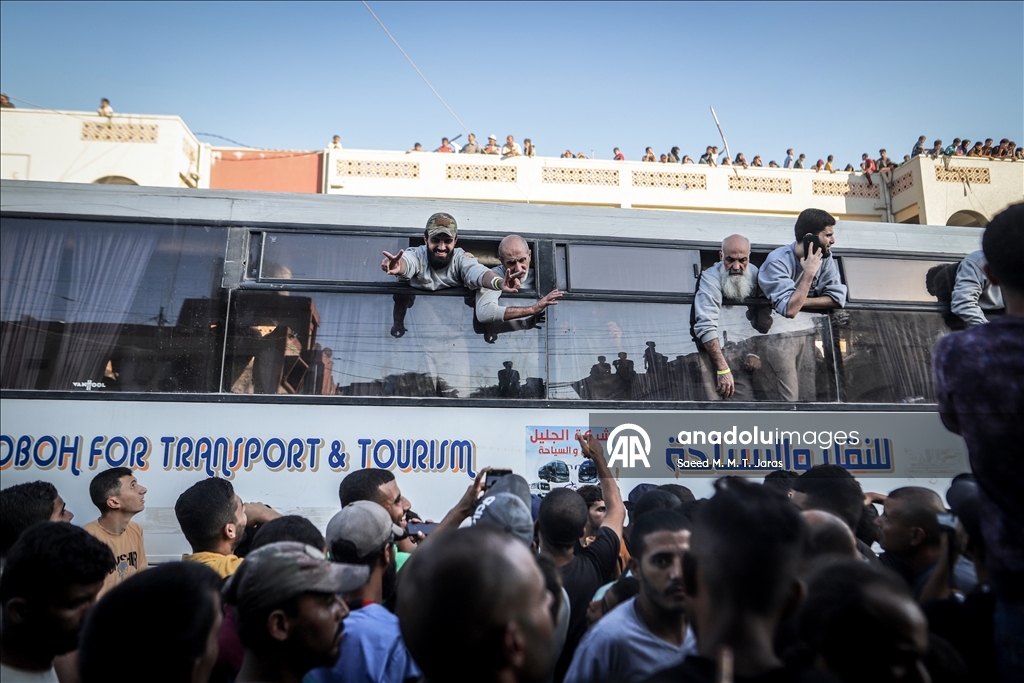 İsrail'in serbest bıraktığı Filistinli esirlerin bir kısmı Gazze'ye ulaştı