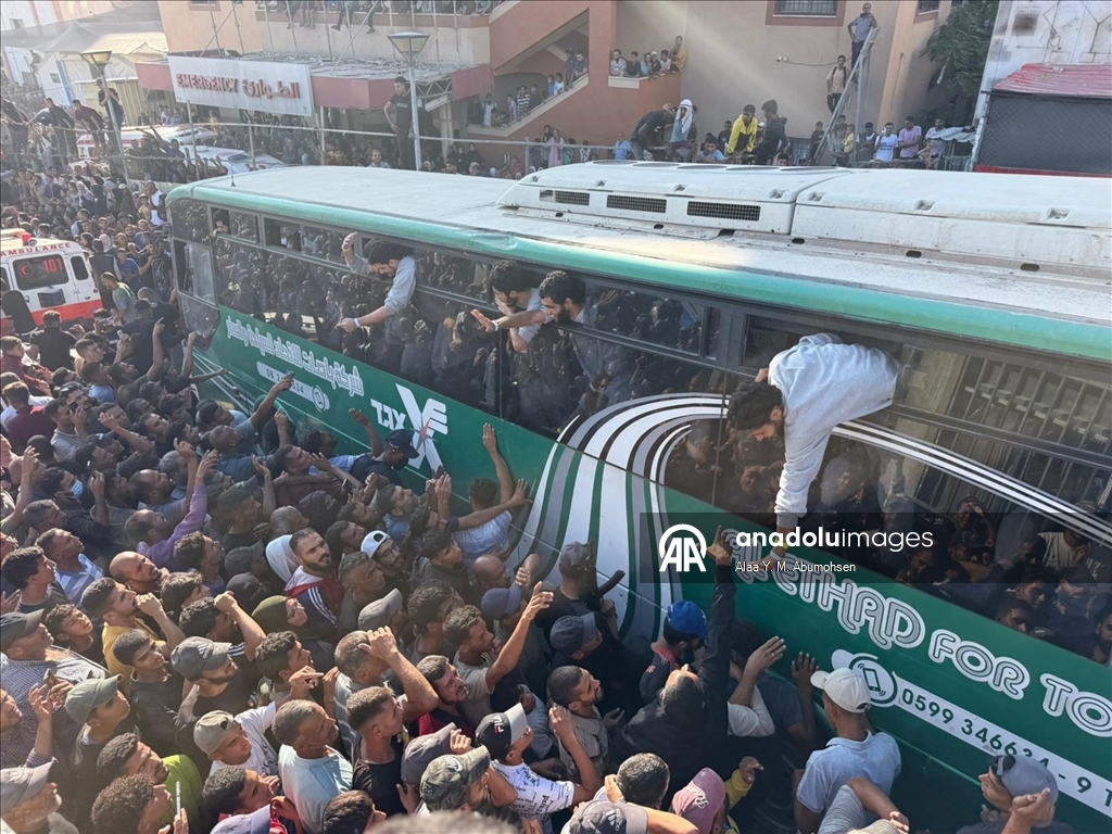 İsrail'in serbest bıraktığı Filistinli esirlerin bir kısmı Gazze'ye ulaştı
