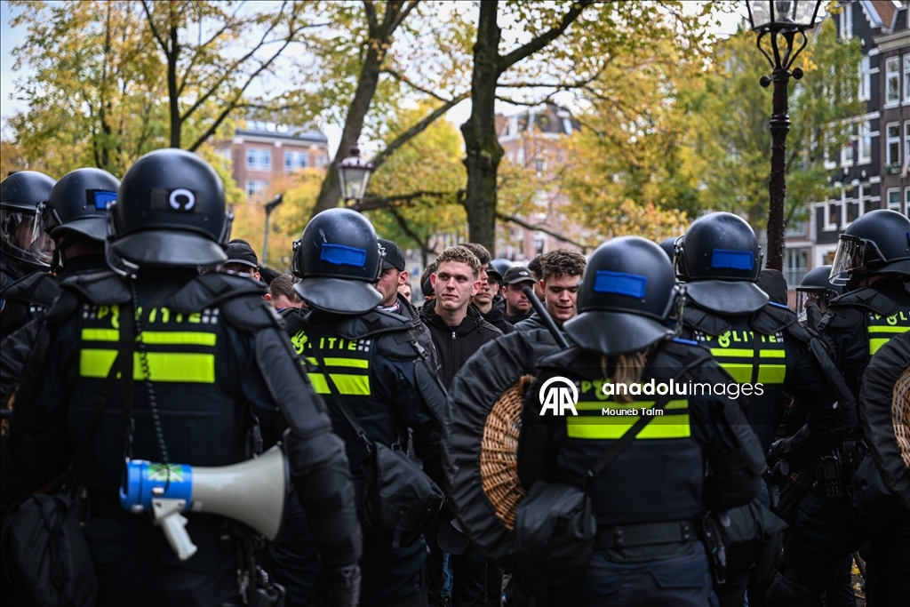 Полиция разогнала акцию против мигрантов в Амстердаме