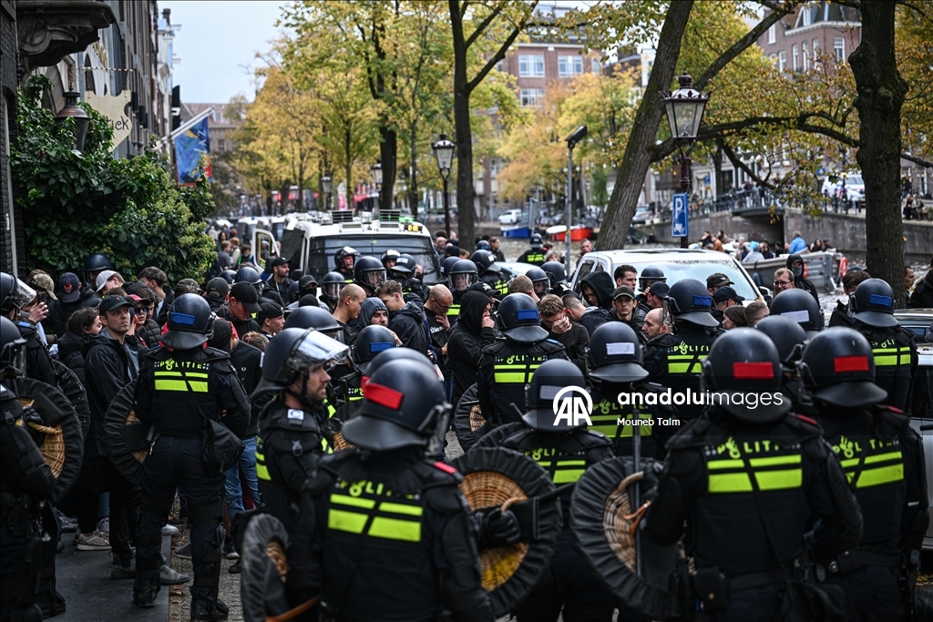 Полиция разогнала акцию против мигрантов в Амстердаме