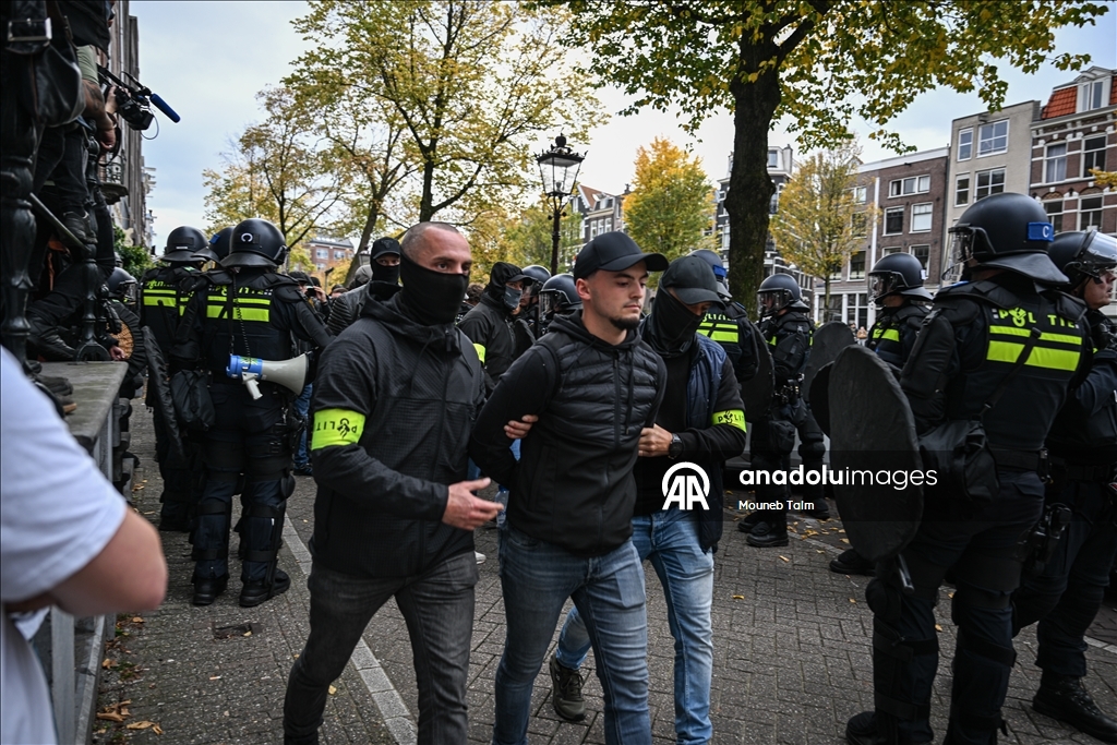 Полиция разогнала акцию против мигрантов в Амстердаме