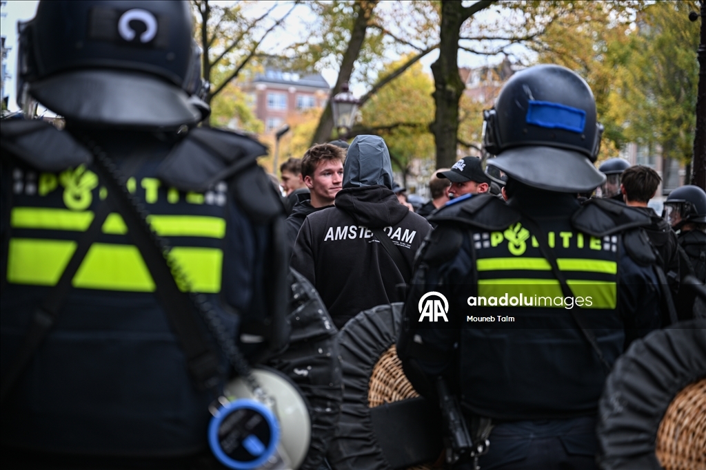 Полиция разогнала акцию против мигрантов в Амстердаме