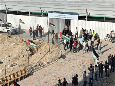 خان يونس - استعدادات لتبادل الأسرى بين إسرائيل والمقاومة في غزة