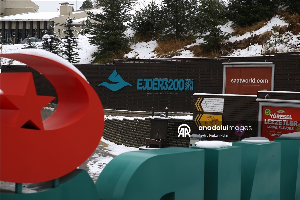 Erzurum'a ekim ayı ortasında yağan kar turizmcileri umutlandırdı