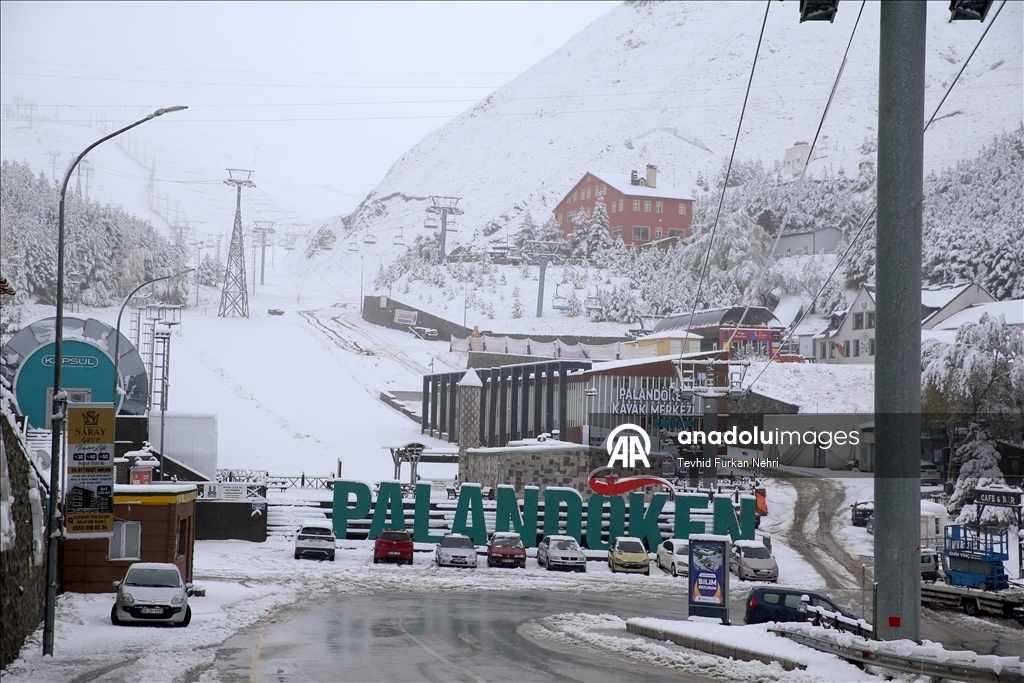 Erzurum'a ekim ayı ortasında yağan kar turizmcileri umutlandırdı