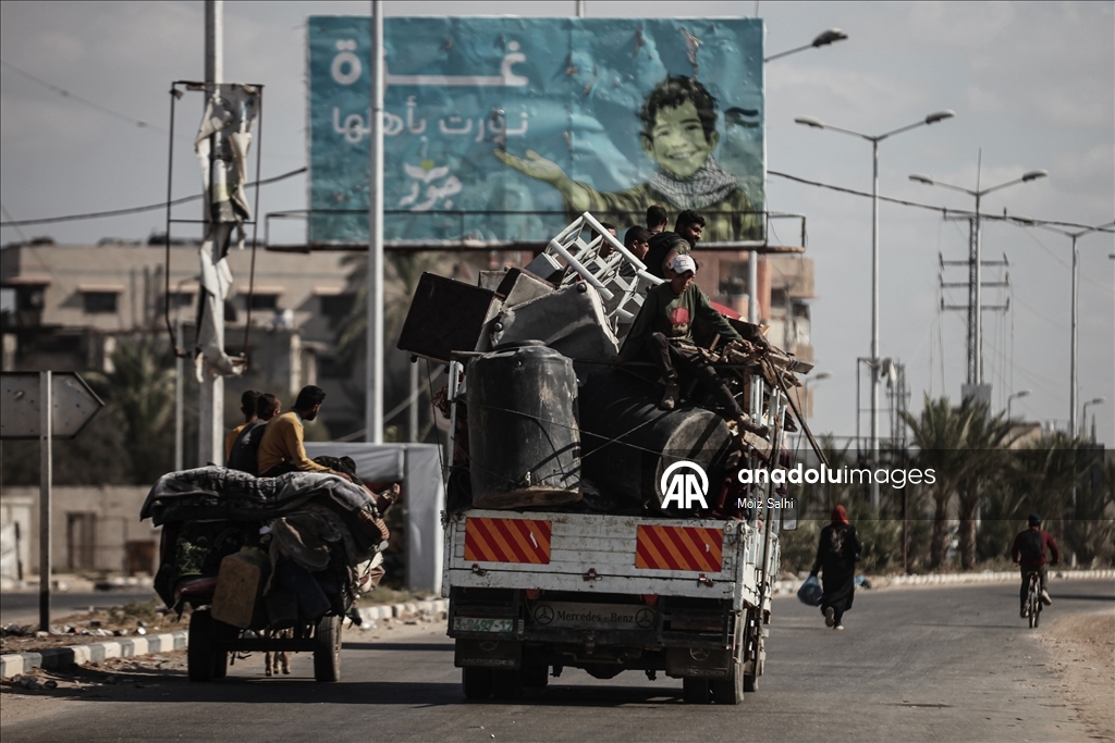 Gazze’de ateşkesin ardından Filistinlilerin dönüşü sürüyor