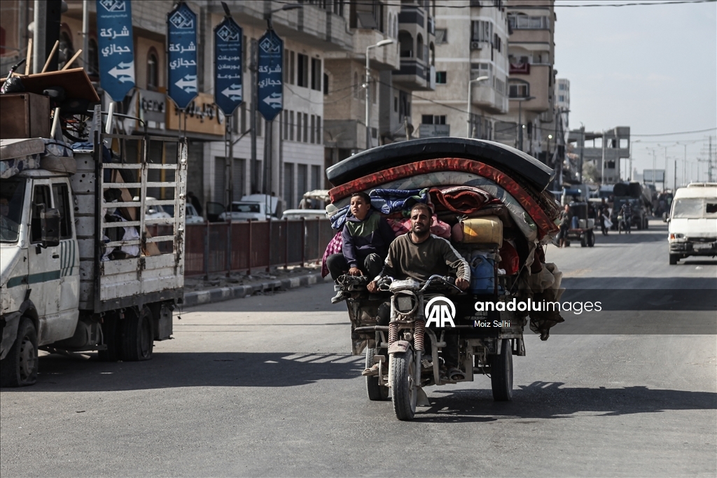 Gazze’de ateşkesin ardından Filistinlilerin dönüşü sürüyor