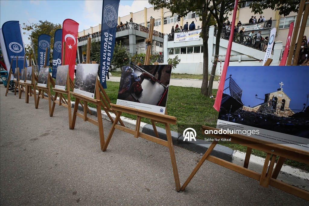 Bursa Uludağ Üniversitesi'nde AA'nın "Kanıt" kitabındaki fotoğraflardan oluşan sergi açıldı