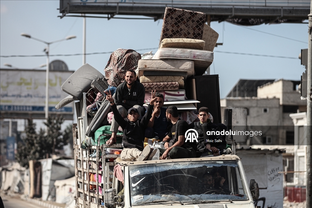 Gazze’de ateşkesin ardından Filistinlilerin dönüşü sürüyor