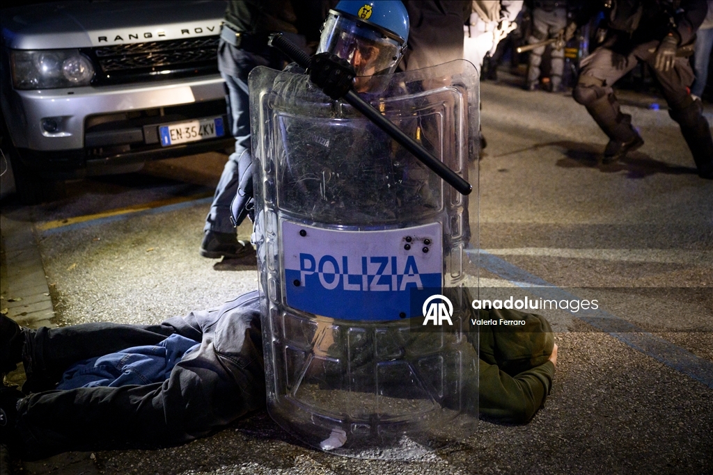 İtalya-İsrail maçı öncesi binlerce kişi İsrail'i protesto etti 6