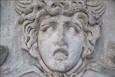 Ancient Temple of Apollo in Didim attracts visitors with majestic architecture